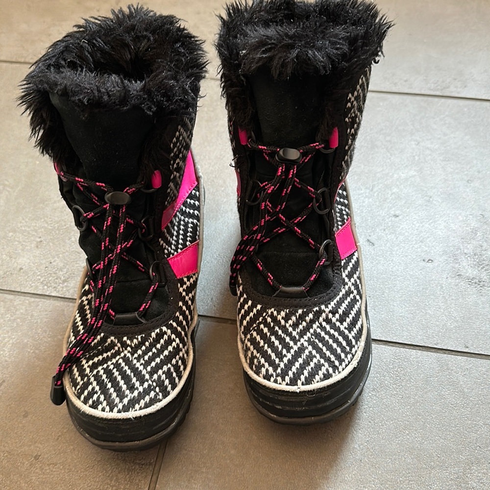 Sorel girls winter boots